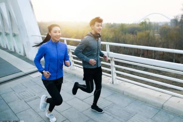 房山区体育场排球培训班：如何提升排球技巧？(图1)